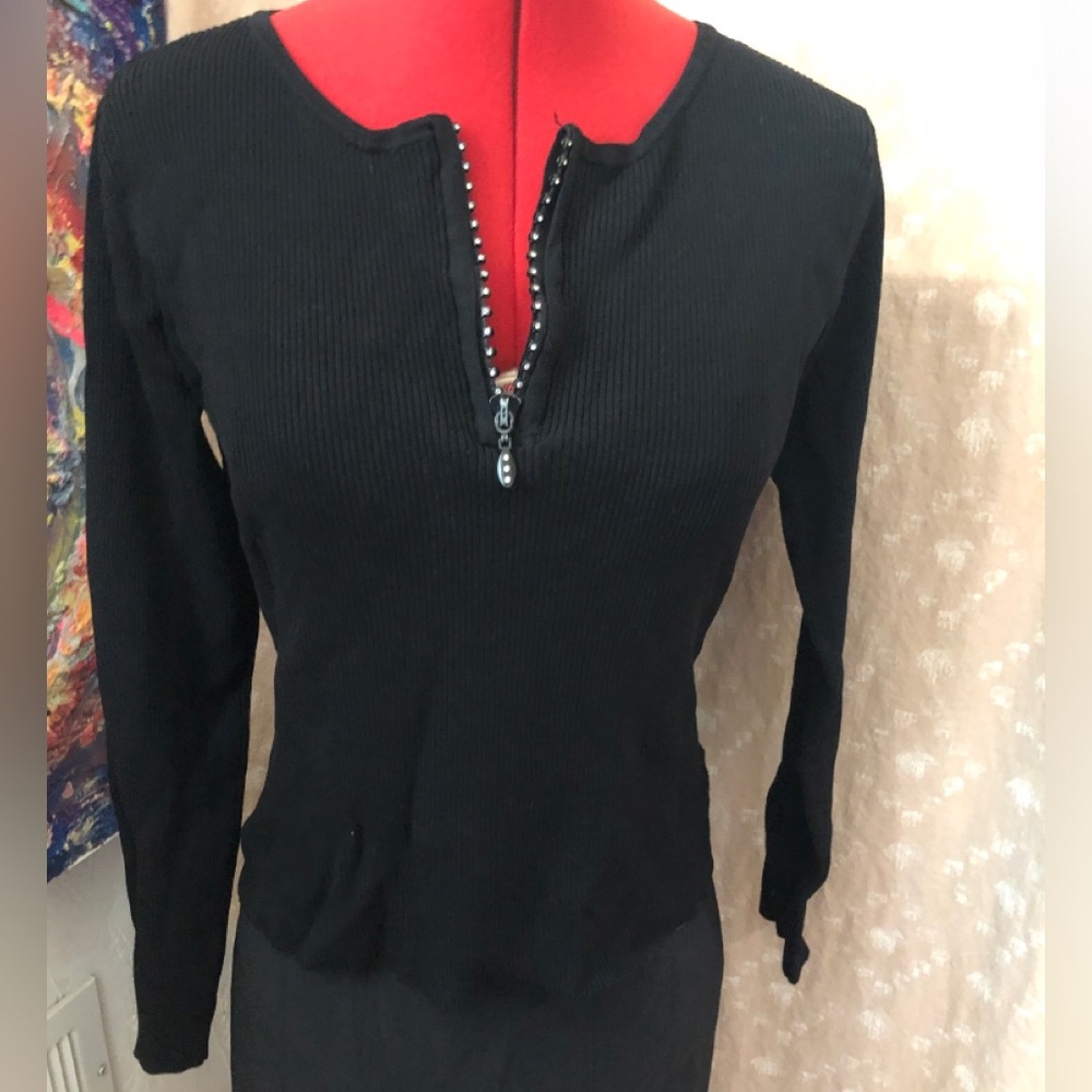 Black Long-Sleeve Ribbed Zip Front Women's Top